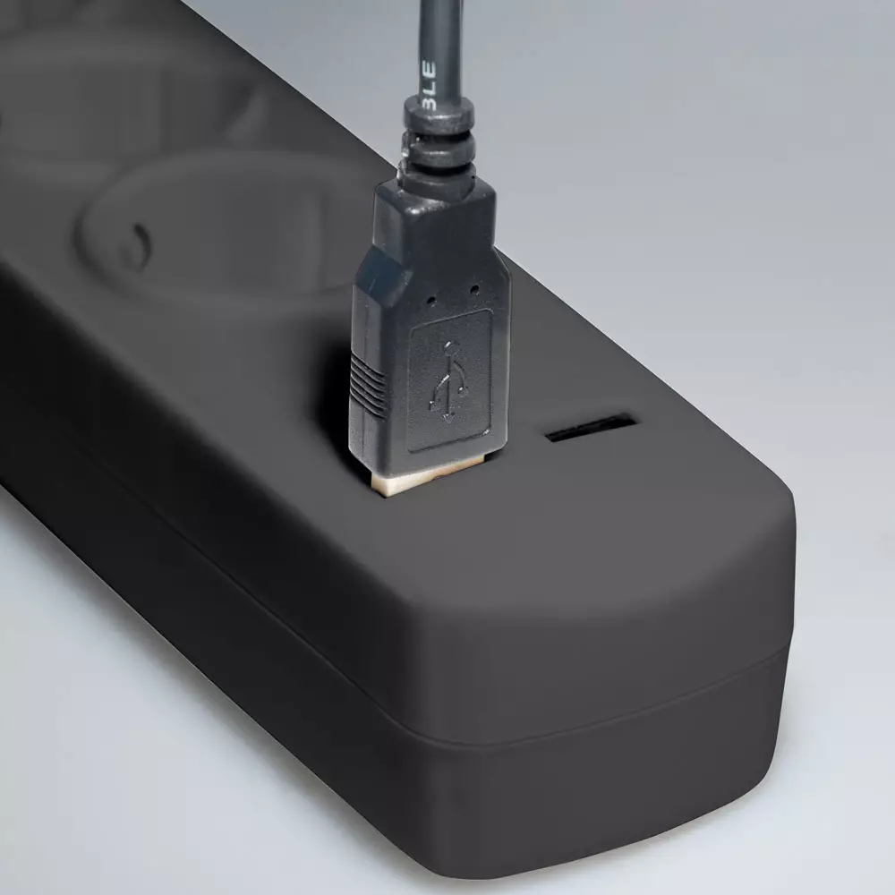 3-fach Schutzkontakt-Steckdosen-Leiste mit 2 USB-Ladebuchsen und flachem Schutzkontaktstecker, 3,0 m